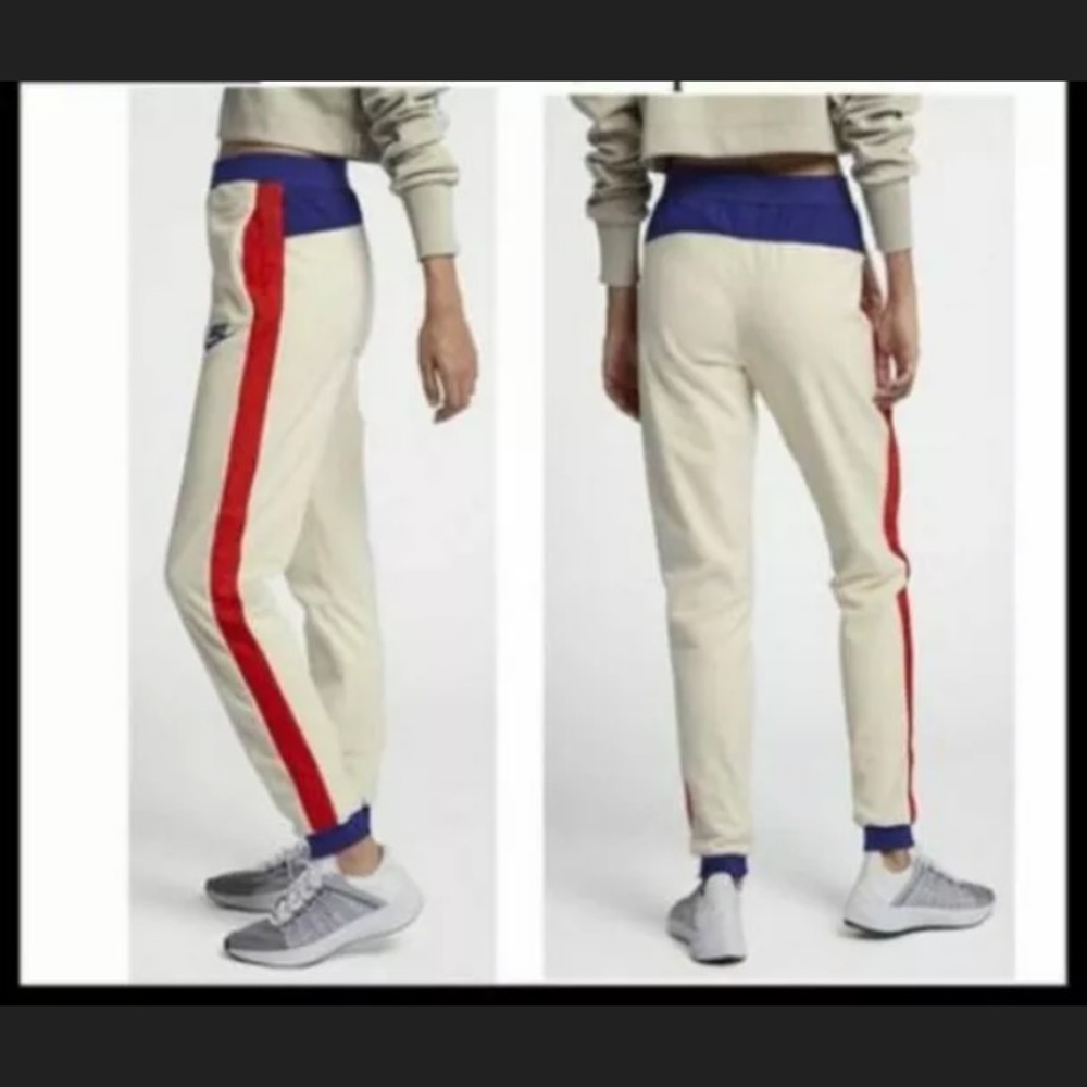 Women’s Nike Fleece Pants